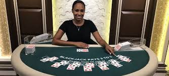 Lightning Baccarat live dealer table on buncis showing card dealing in real time